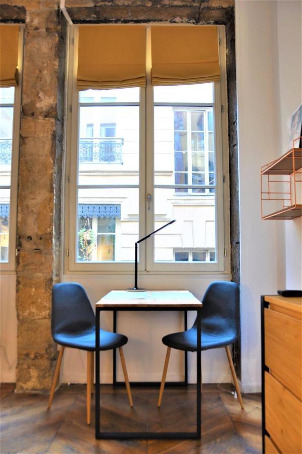 Le Bleu Hypercentre Presque Ile Apartment Лион Екстериор снимка